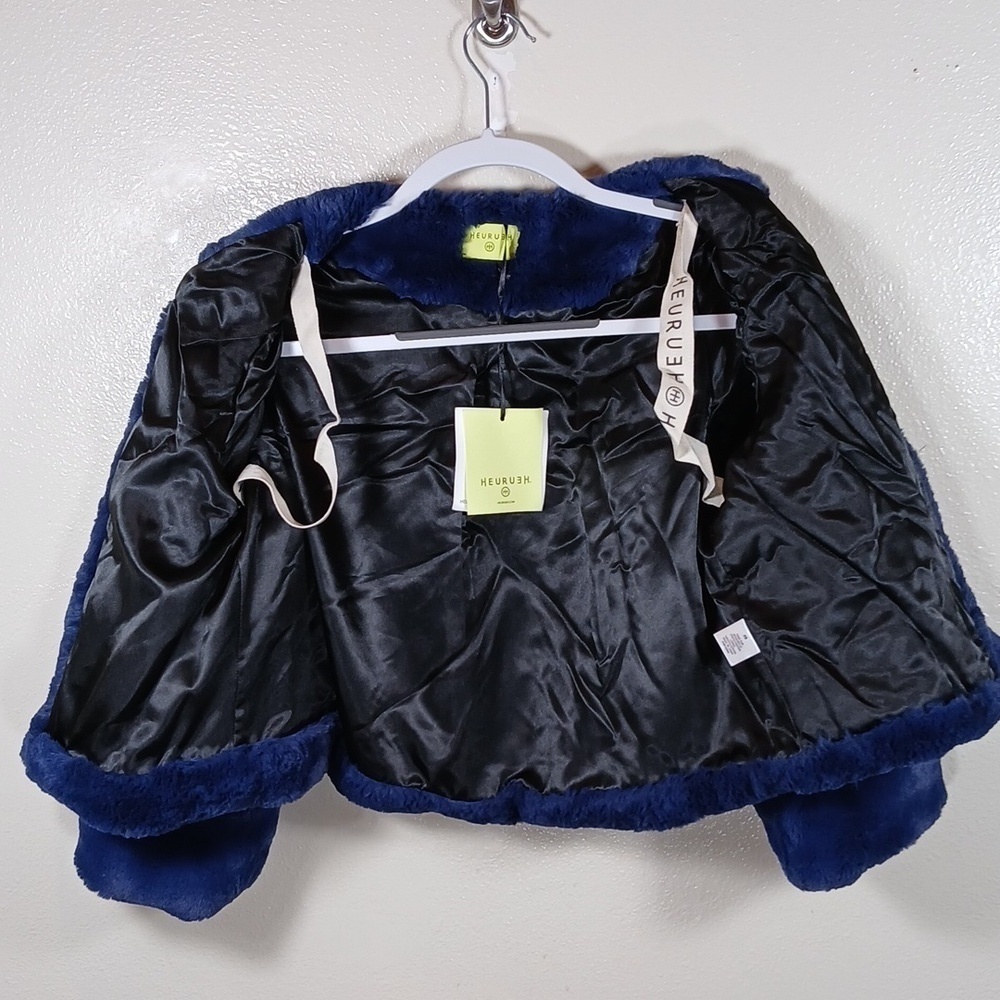 Heurueh Women's Blue Faux Fur Cropped Jacket size XS - Picture 3 of 12